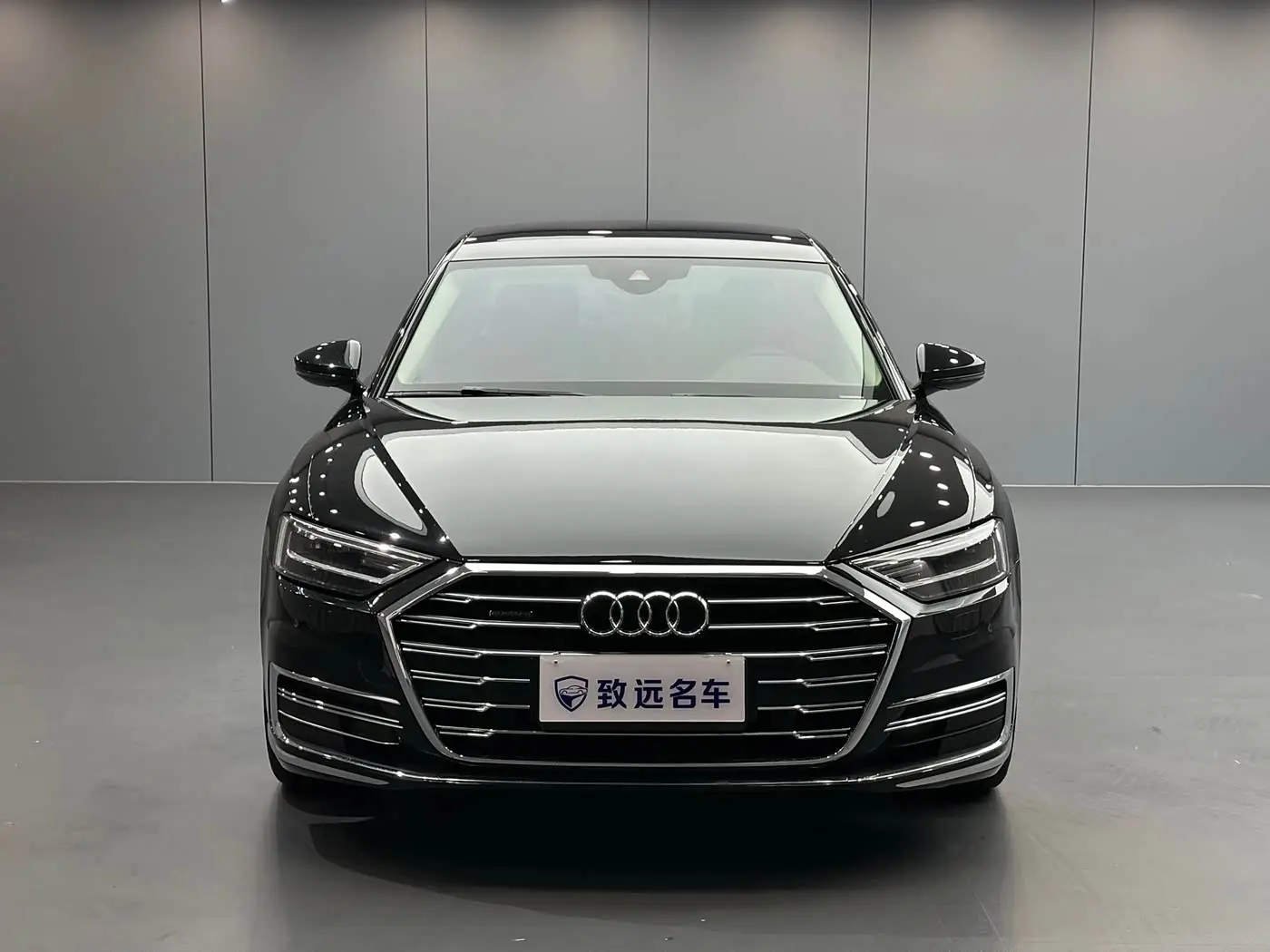 Audi A8 2022 — Photo 2/20