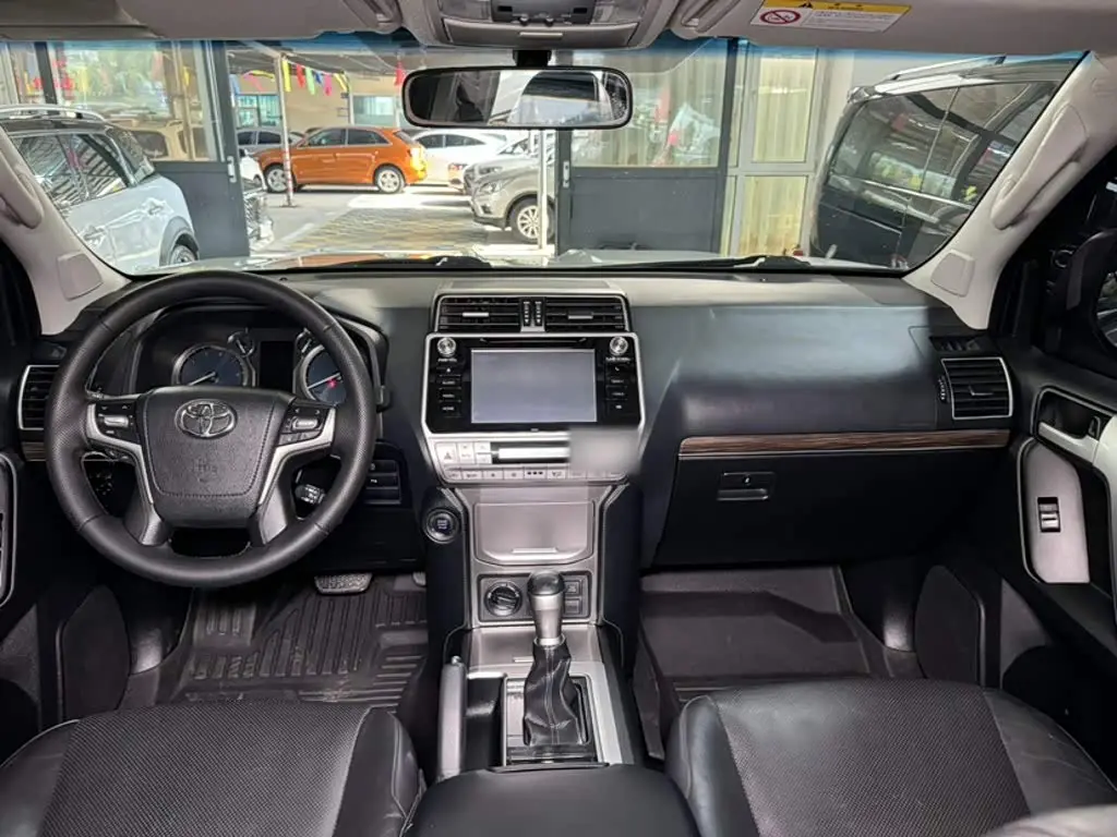 Toyota Prado 2020 — Photo 18/20