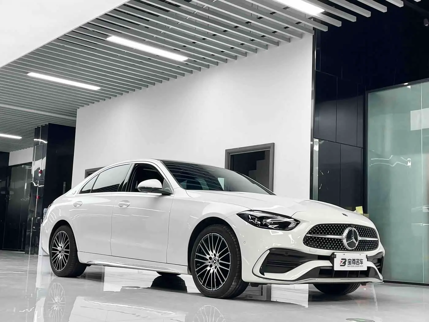 Mercedes-Benz C-Class 2024 — Фото 3/17