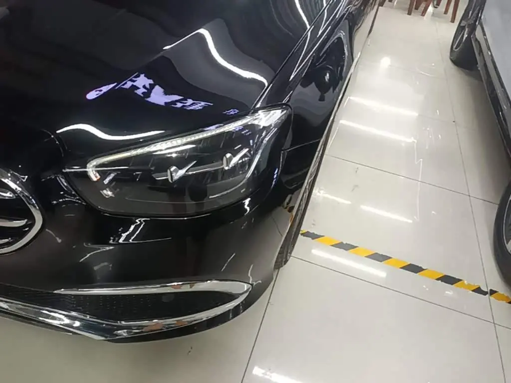 Mercedes-Benz E-Class 2021 — Photo 18/20