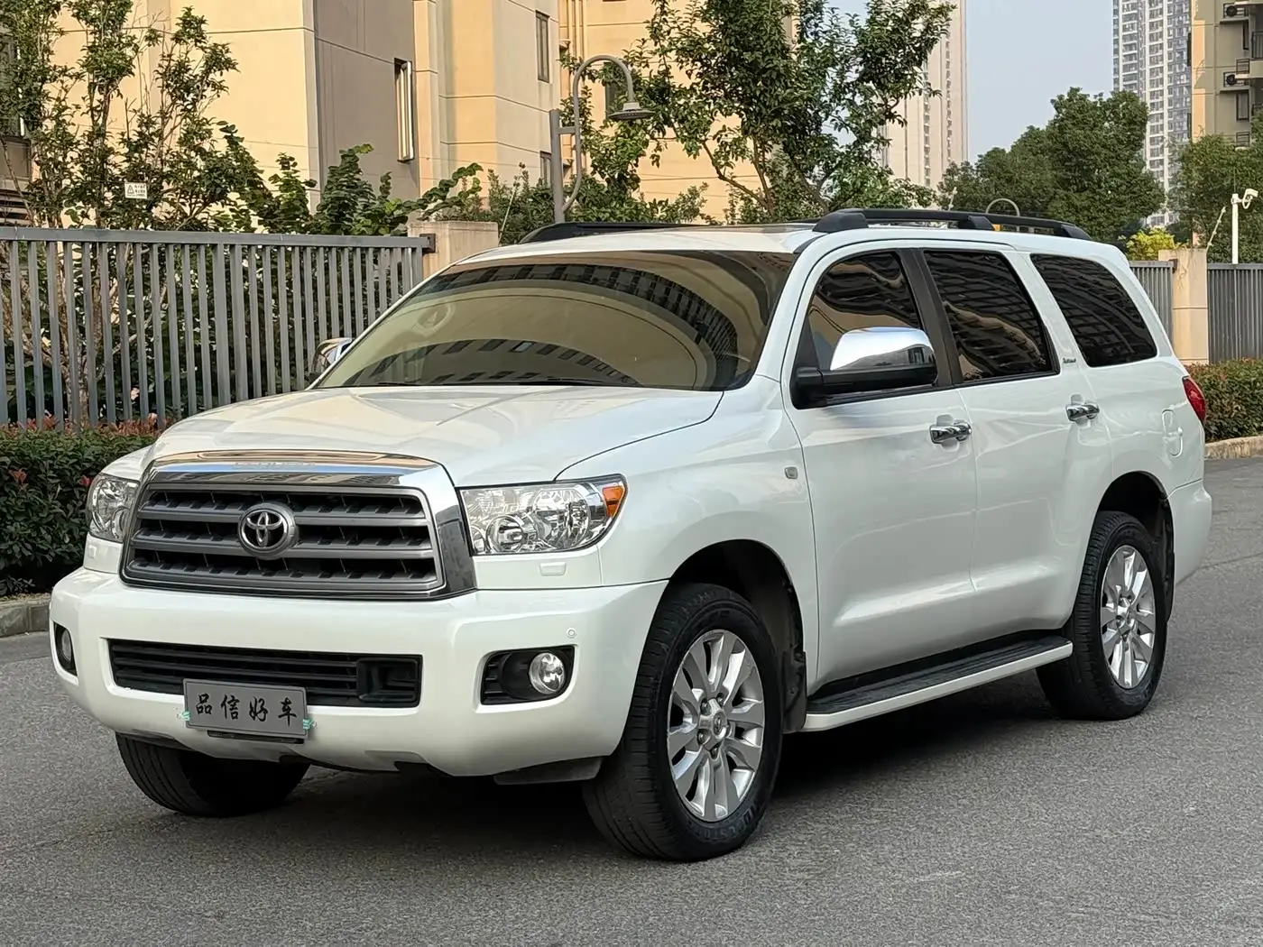 Toyota Sequoia, 2012
