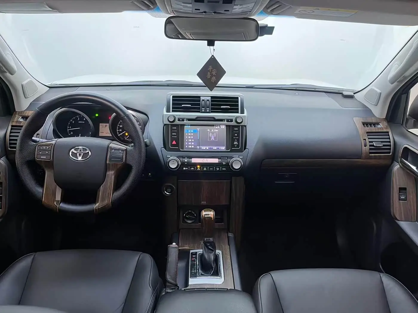 Toyota Prado 2017 — Şəkil 9/16