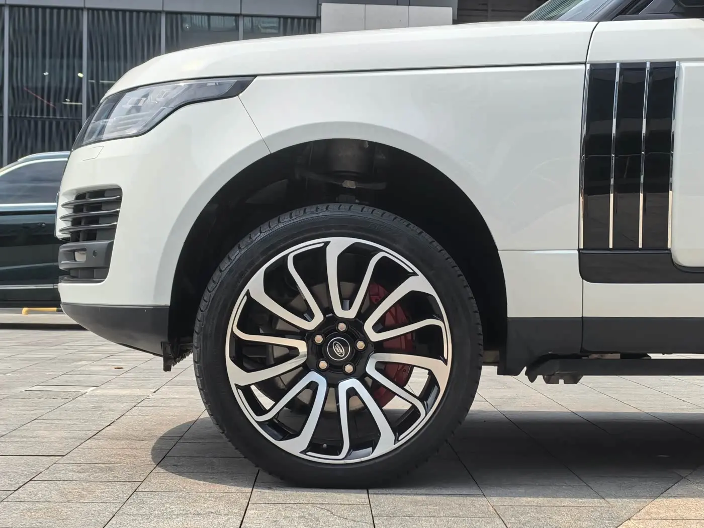 Land Rover Range Rover 2019 — Photo 5/18