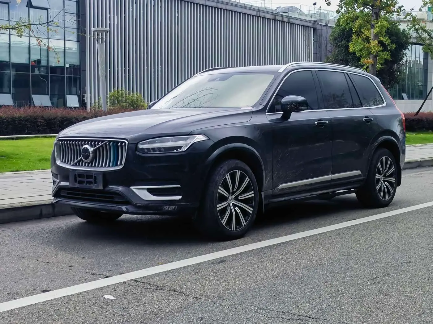 Volvo XC90 2021 — Photo 1/9