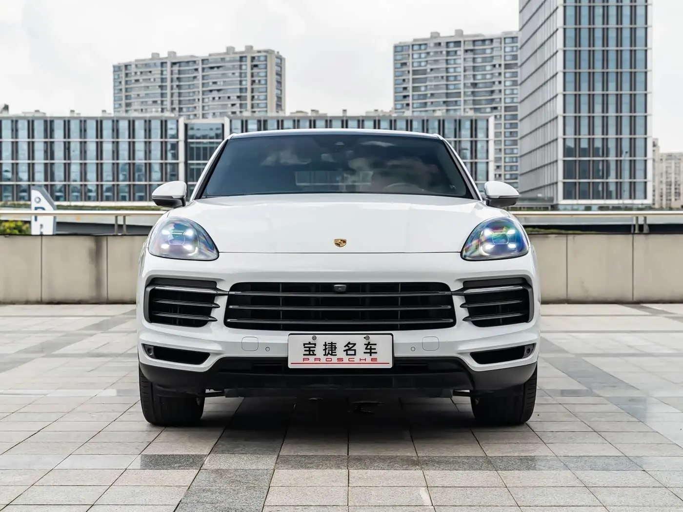 Porsche Cayenne 2019 — Photo 2/20