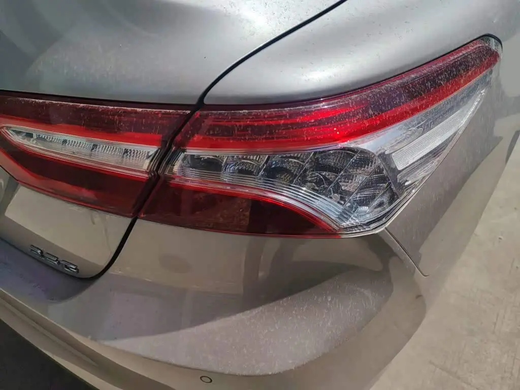 Toyota Camry 2020 — ფოტო 7/19