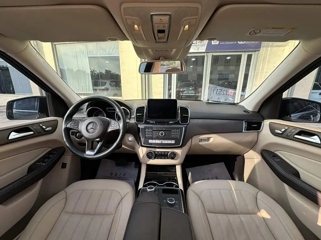 Mercedes-Benz GLE 2017 — Photo 13/19