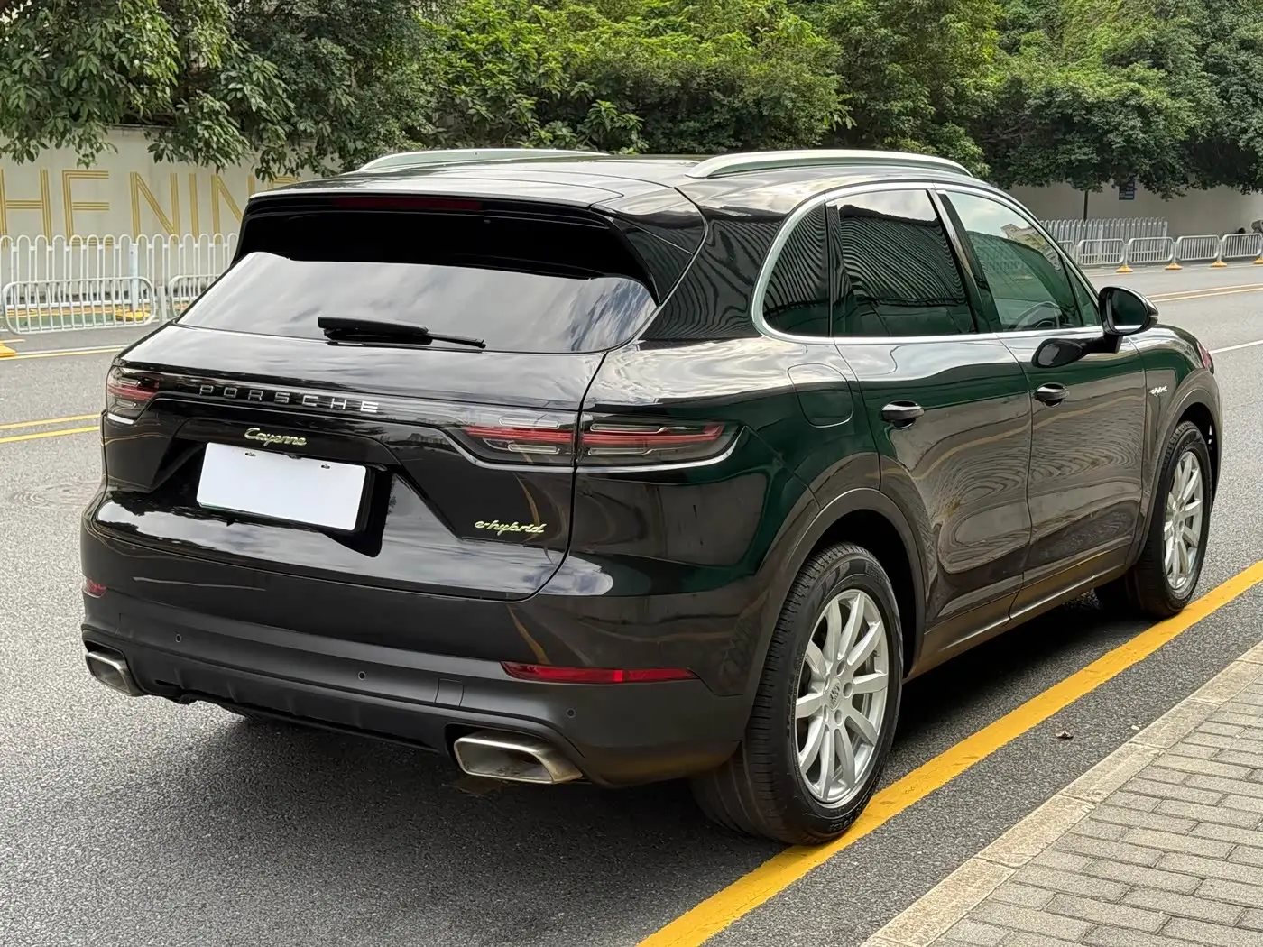 Porsche Cayenne New Energy 2019 — Фото 4/14