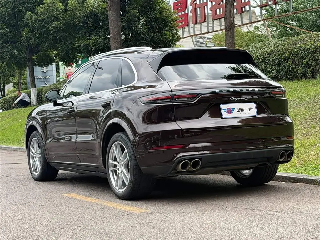 Porsche Cayenne 2020 — Photo 4/11