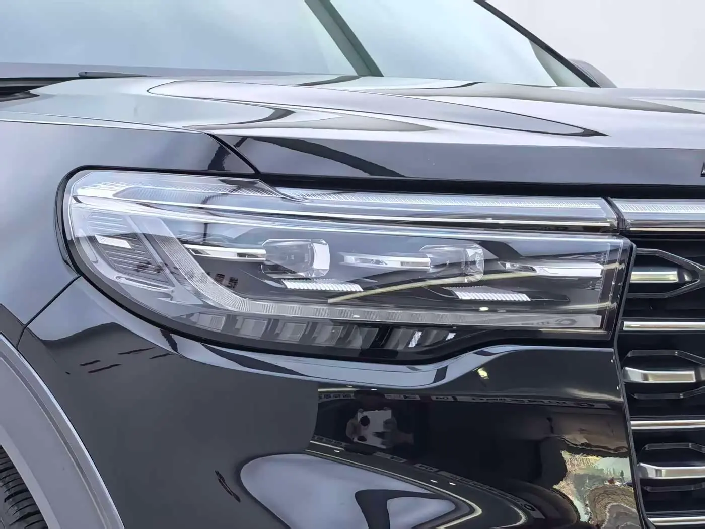 Ford Explorer 2023 — Photo 5/20