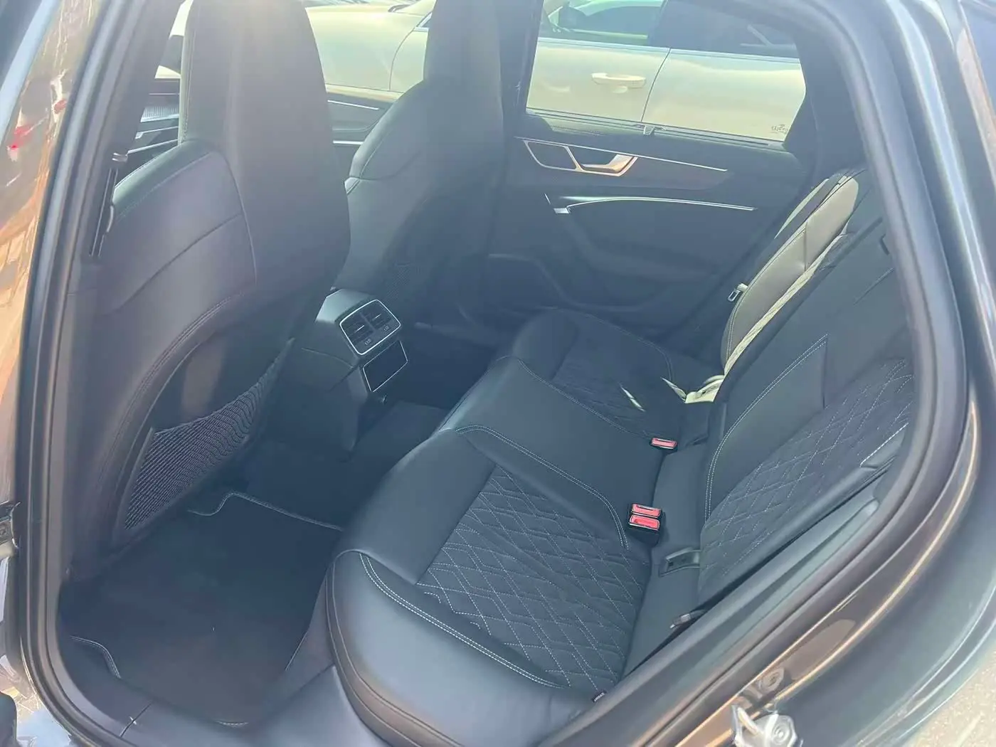 Audi S6 2023 — Şəkil 7/11