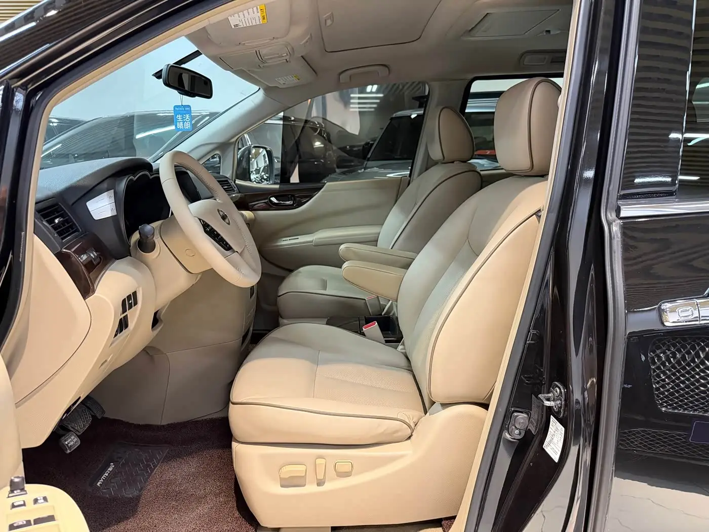 Nissan Quest 2016 — Şəkil 7/20
