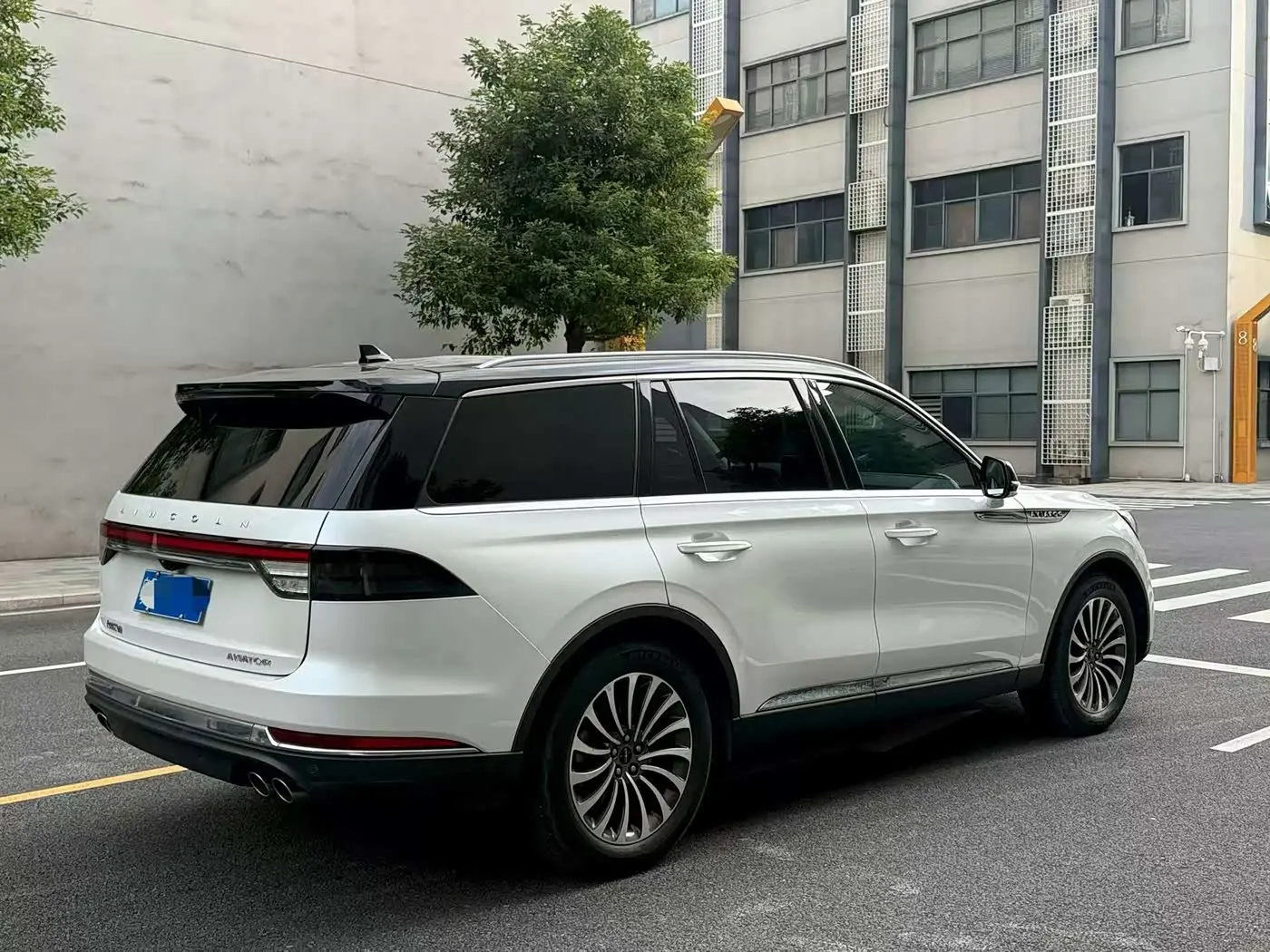 Lincoln Aviator 2021 — Photo 2/9