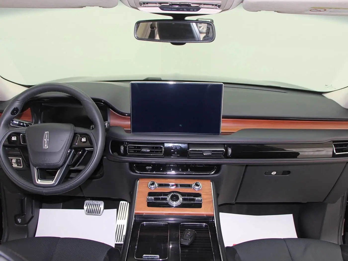 Lincoln Aviator 2023 — Фото 13/16