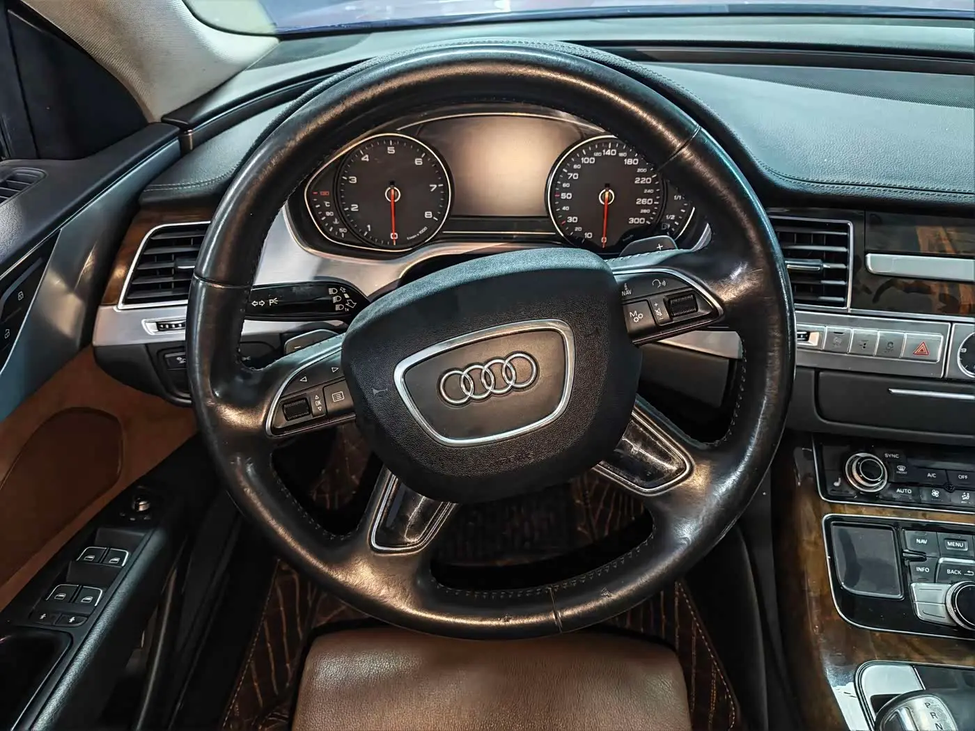 Audi A8 2016 — Photo 6/18