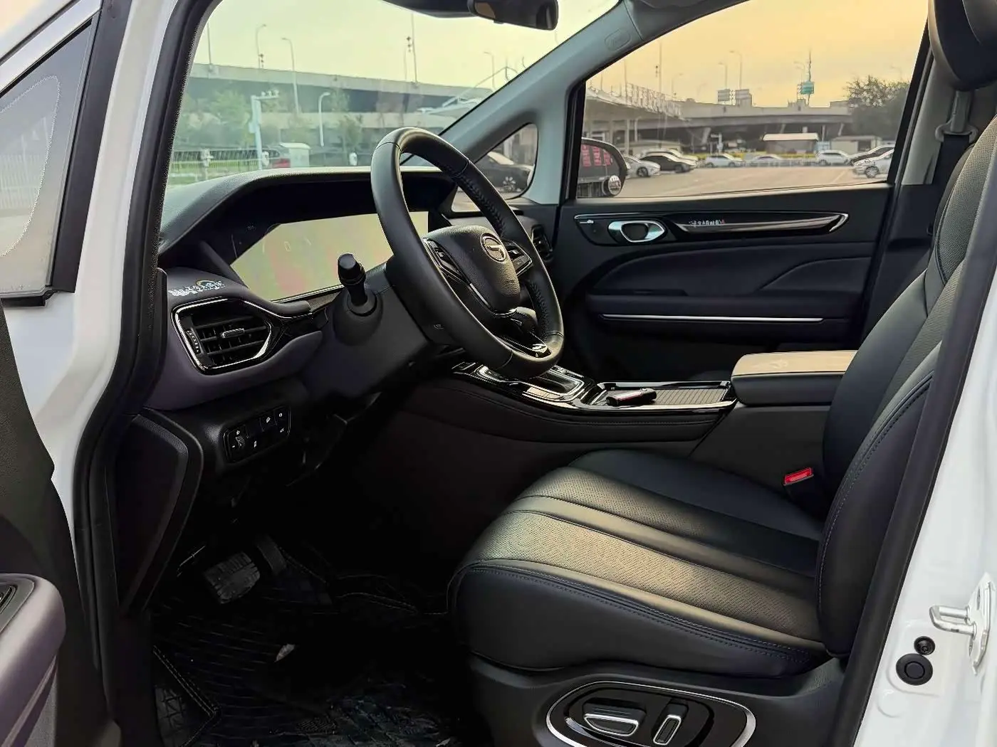 GAC Trumpchi Trumpchi M6 2025 — Фото 4/10