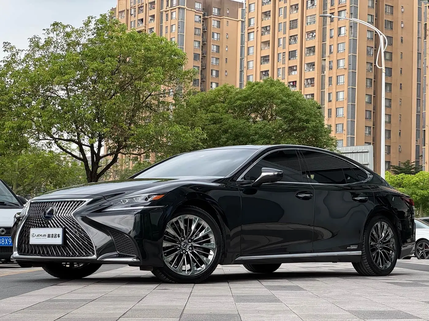 Lexus LS 2019 — Фото 1/15