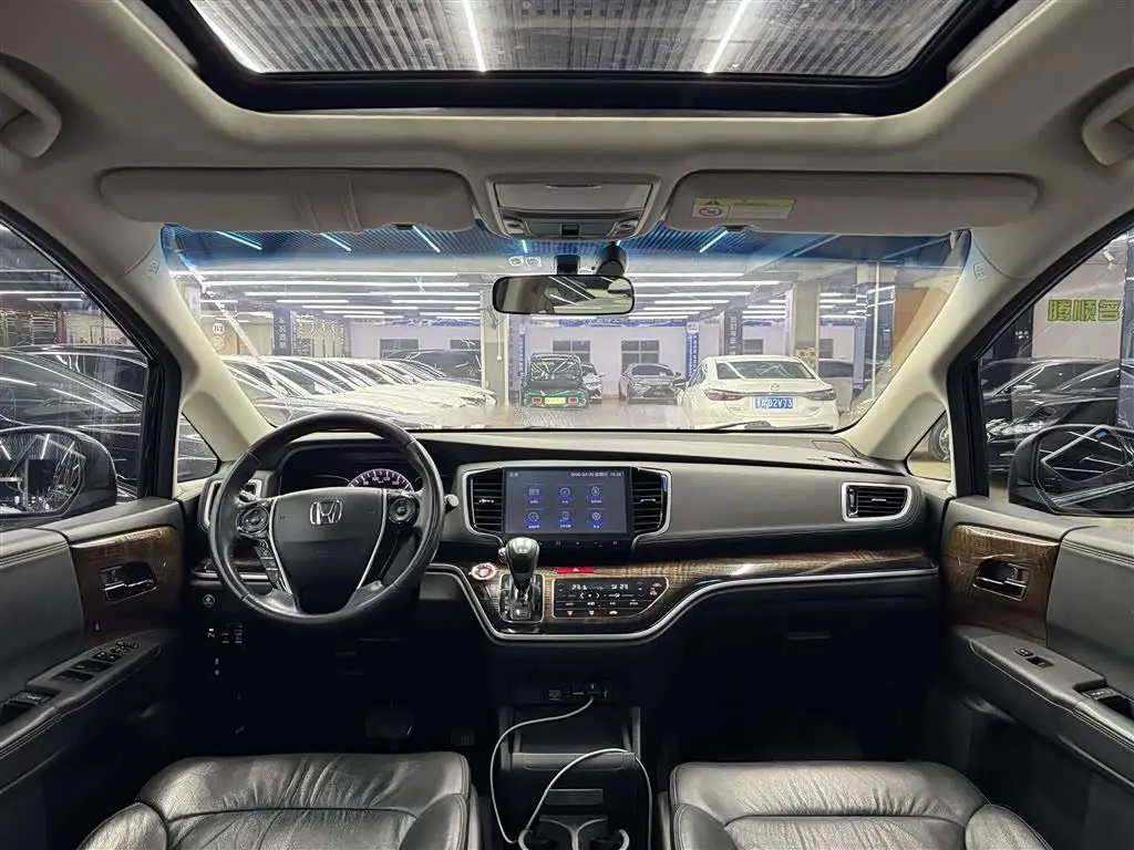 Honda Odyssey 2017 — Photo 11/20
