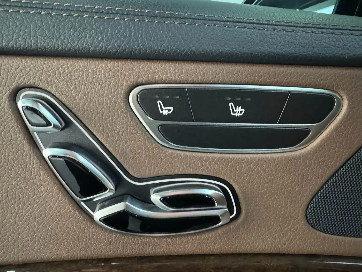 Mercedes-Benz S-Class 2019 — Photo 9/20