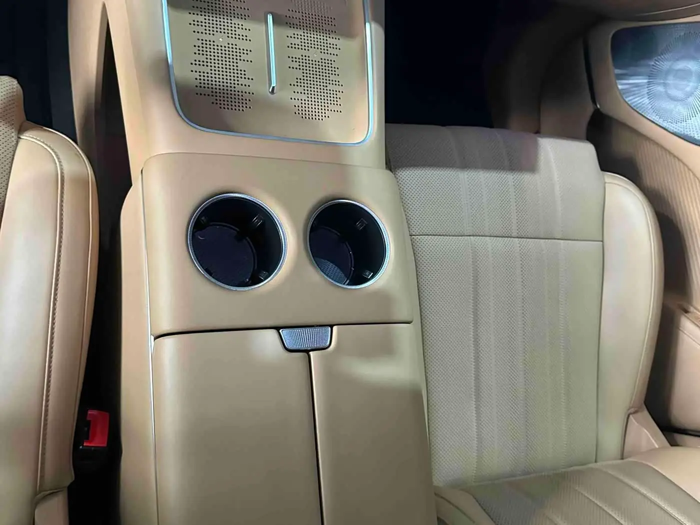 Voyah Auto Voyah Dreamer 2025 — Photo 9/20