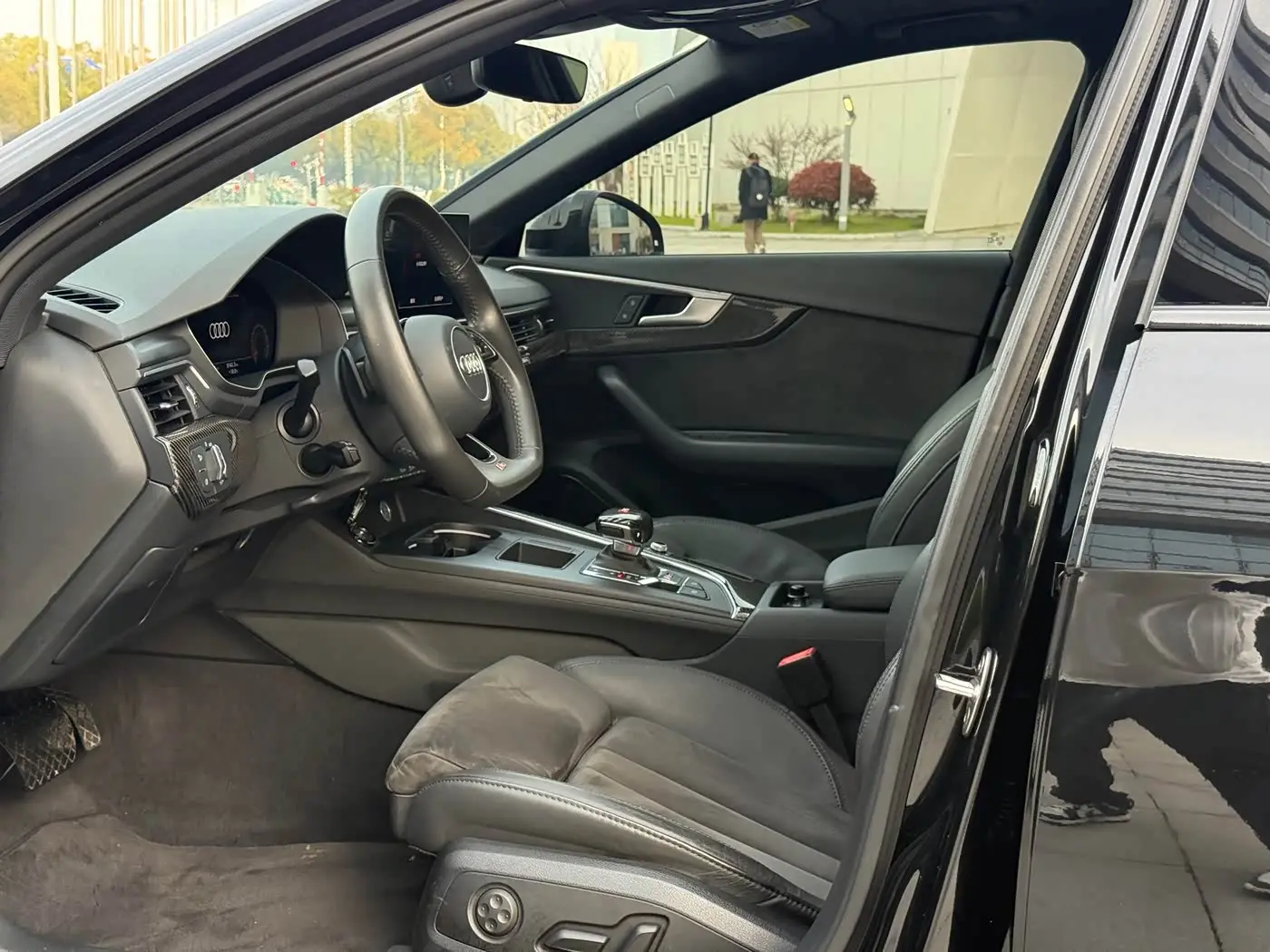 Audi A4L 2021 — Photo 8/19