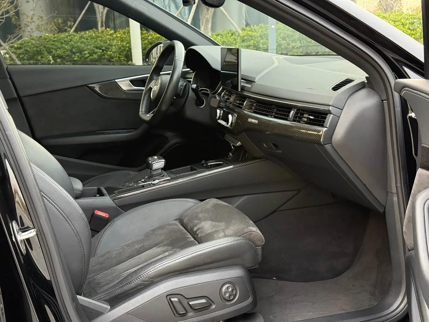Audi A4L 2021 — Photo 14/19