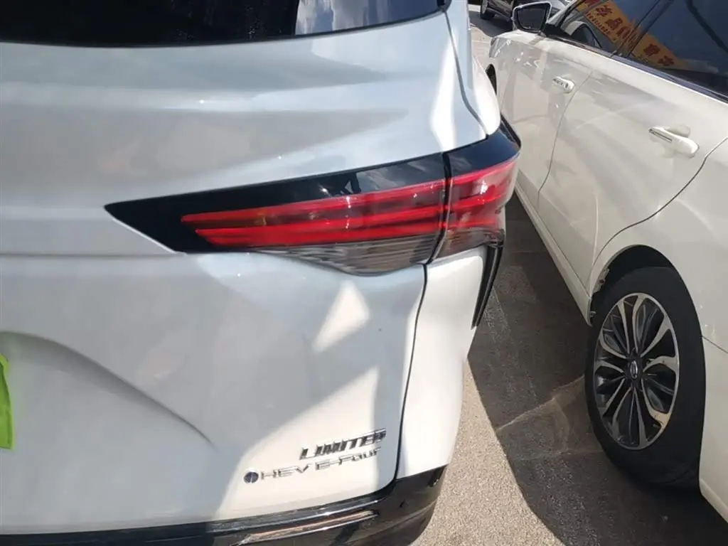 Toyota Sienna 2024 — Photo 8/20