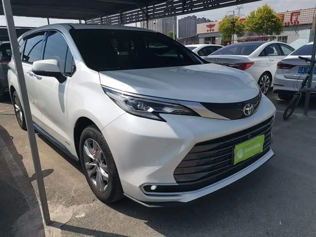 Toyota Sienna 2024 — Photo 4/20