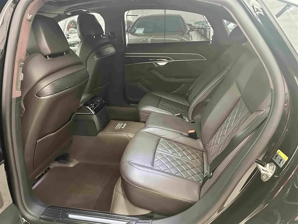 Audi A8 2022 — Photo 14/20