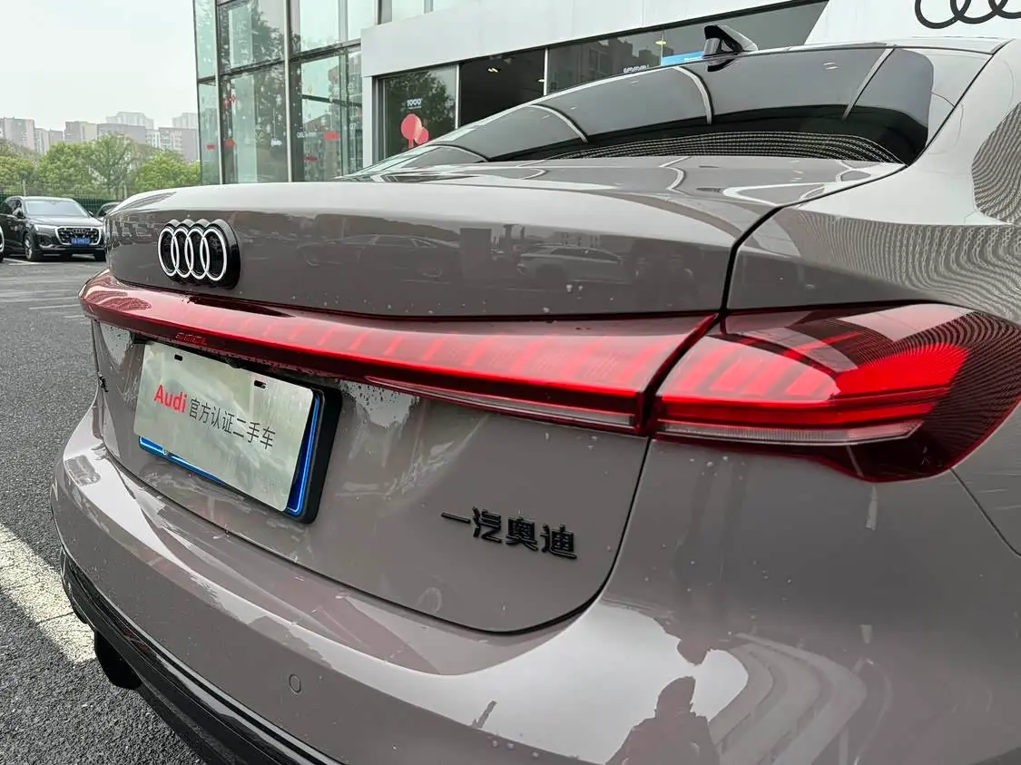 Audi A5L 2025 — Şəkil 15/19