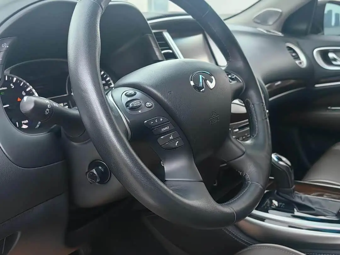 Infiniti QX60 2018 — Photo 5/9