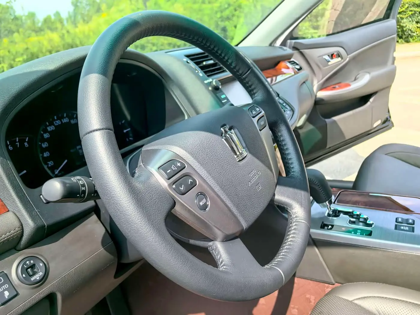 Toyota Crown 2014 — Photo 14/20