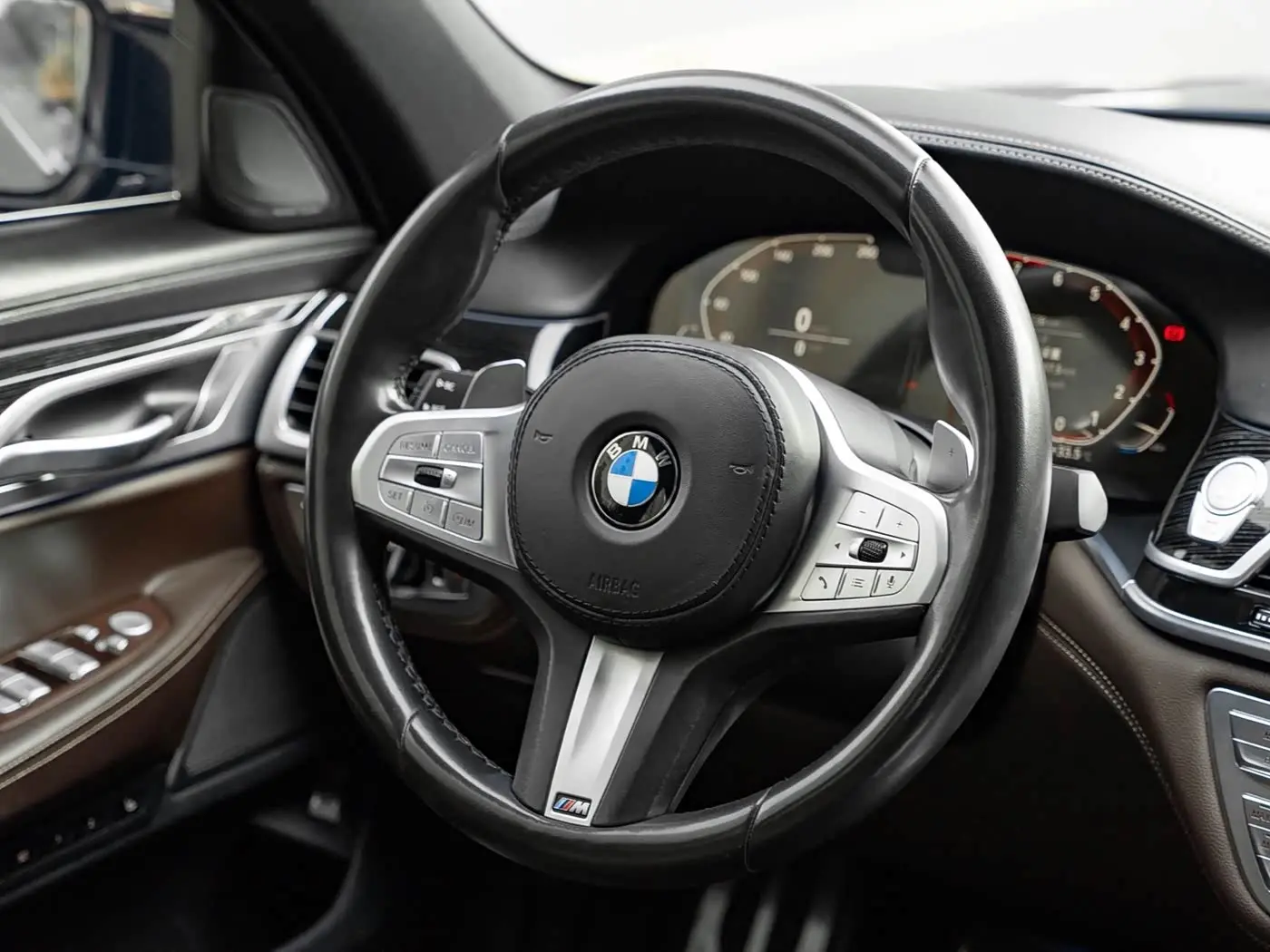 BMW 7 Series 2020 — Photo 9/19