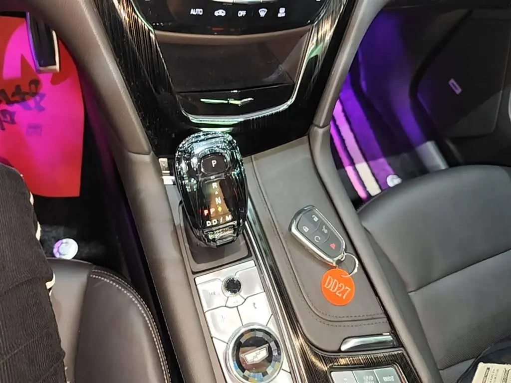 Cadillac XT6 2024 — Photo 14/20