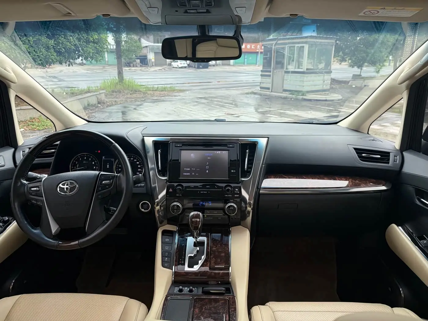 Toyota Alphard 2018 — Фото 13/13