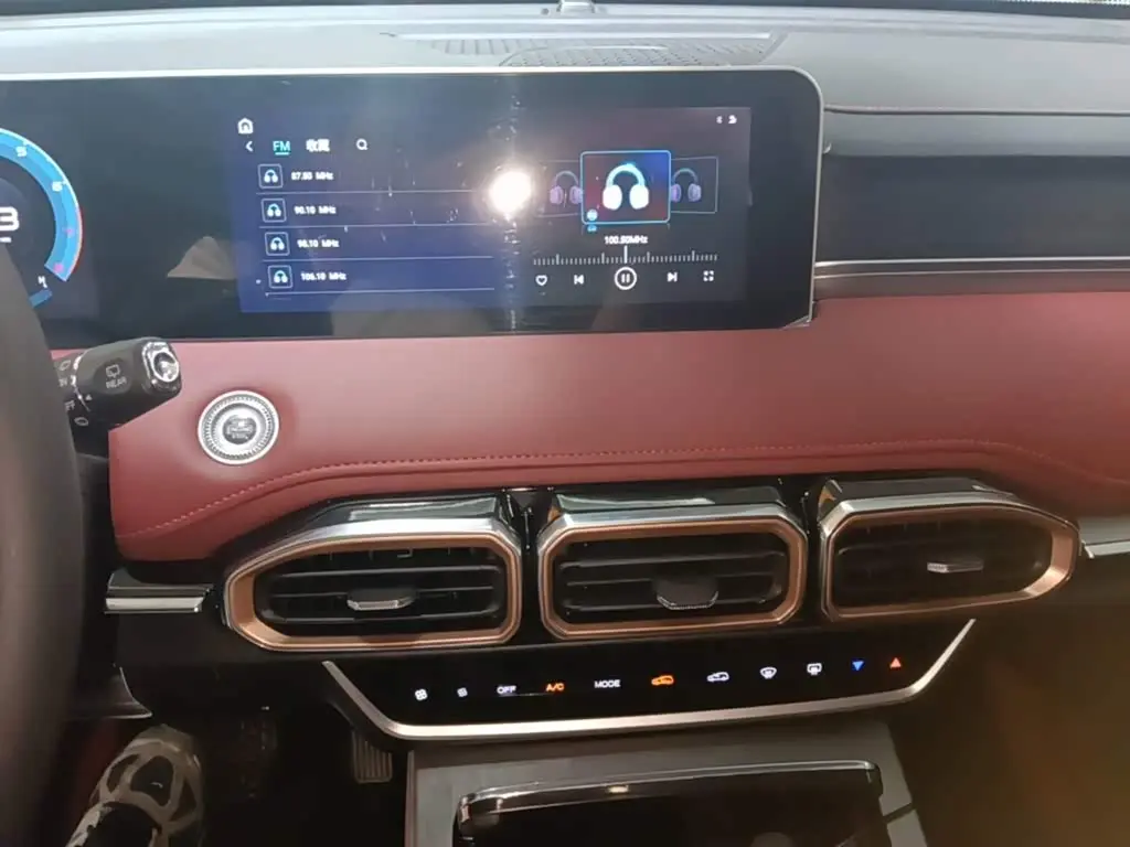 Jetour X70 PLUS 2025 — Photo 13/20