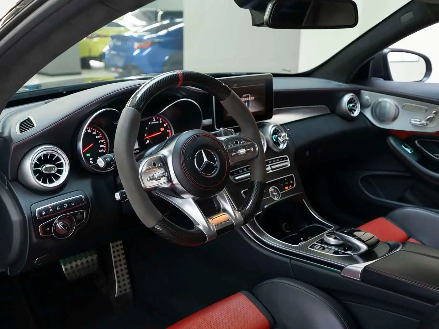 Mercedes-Benz C-Class AMG 2018 — Photo 11/20