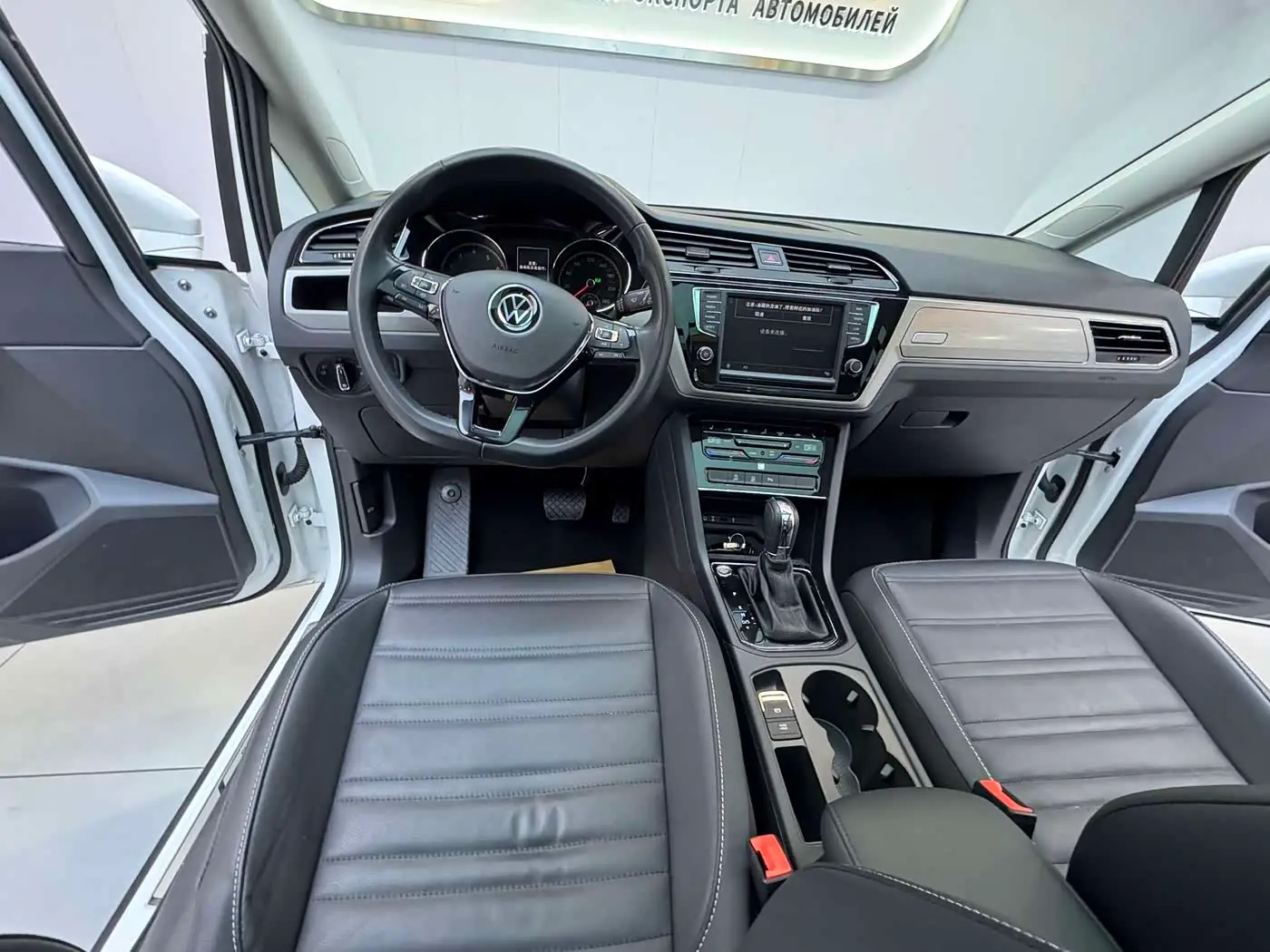 Volkswagen Touran 2022 — Фото 10/20