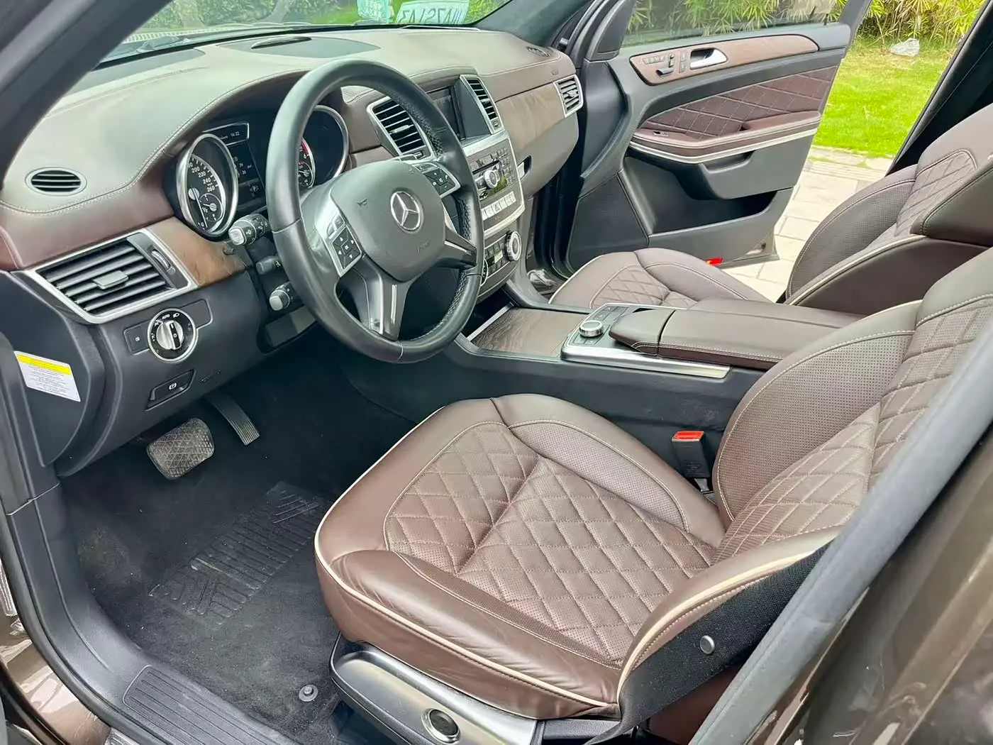 Mercedes-Benz GL-Class 2014 — Photo 6/18