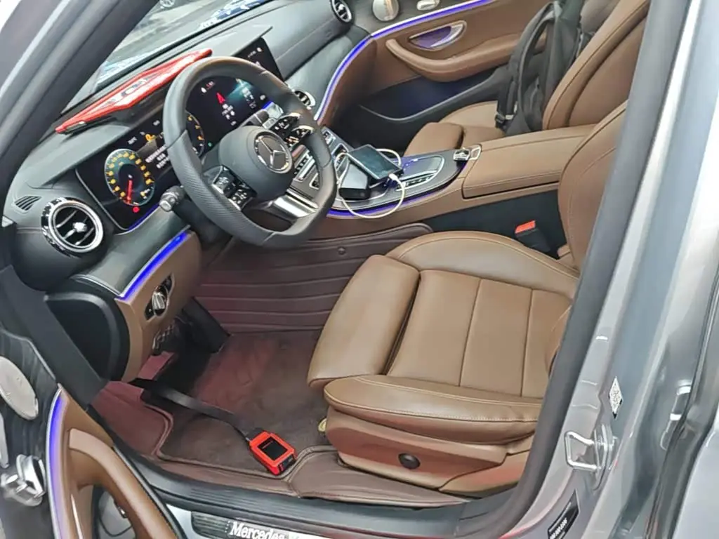 Mercedes-Benz E-Class 2022 — Photo 15/20