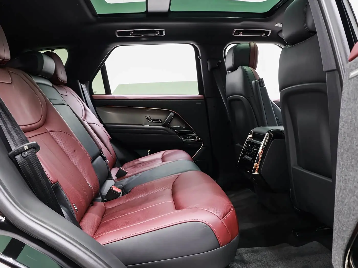 Land Rover Range Rover Sport 2023 — Photo 11/20