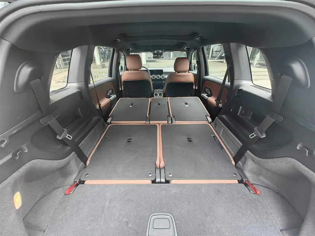 Mercedes-Benz GLB 2025 — Photo 12/20