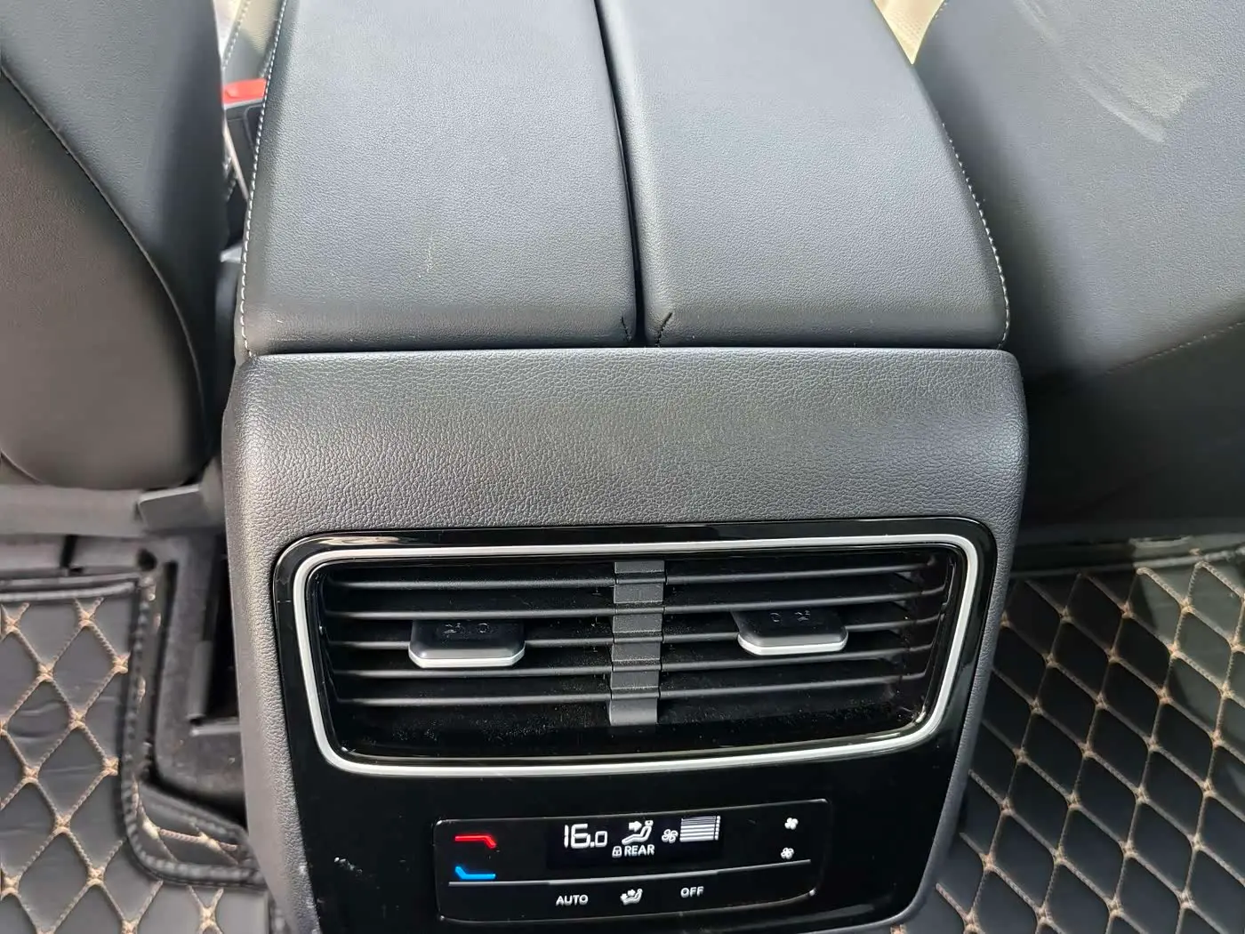 Volkswagen Talagon 2025 — Photo 7/14