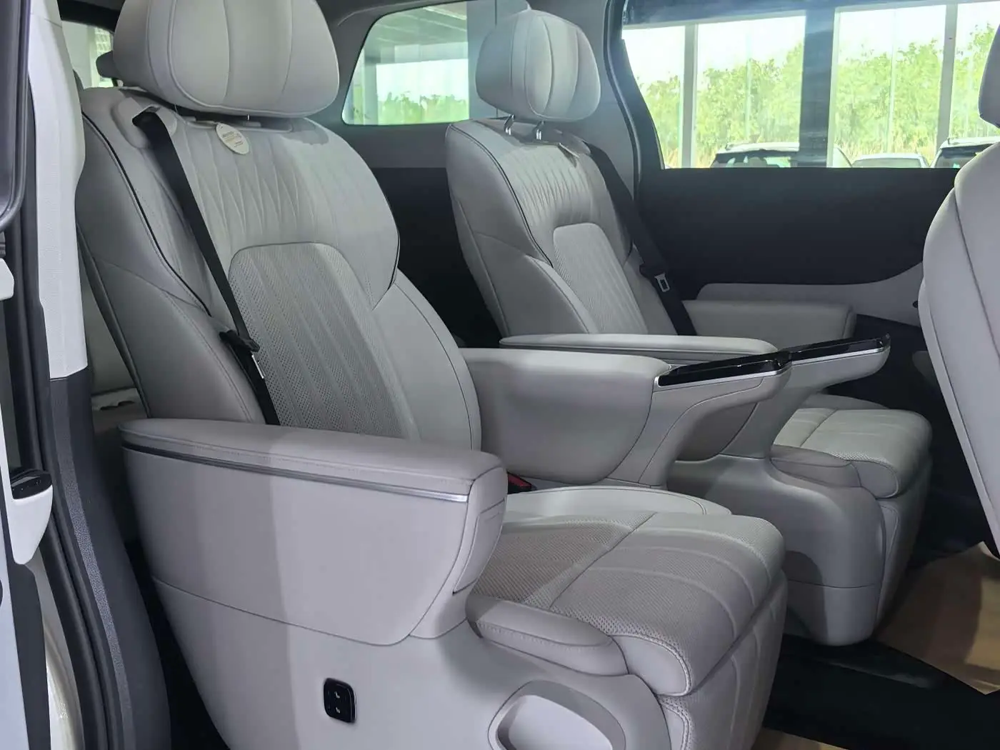 Voyah Auto Voyah Dreamer 2025 — Photo 11/13
