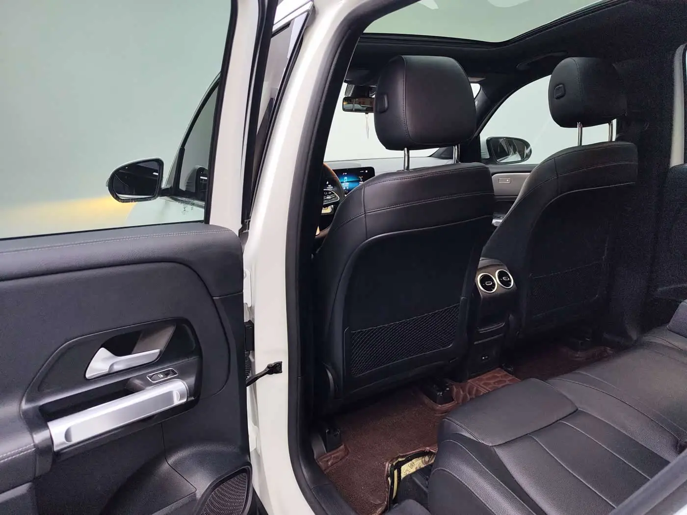 Mercedes-Benz GLB 2021 — Şəkil 10/20