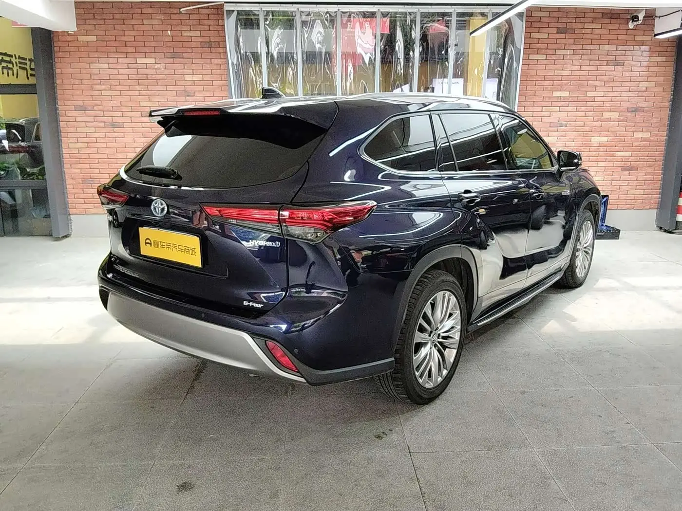 Toyota Highlander 2021 — Photo 4/18