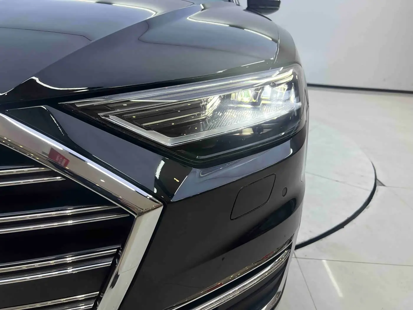 Audi A8 2022 — Şəkil 7/20