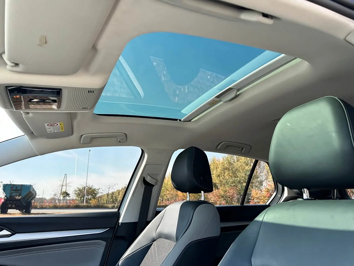 Volkswagen Golf 2023 — Photo 15/20