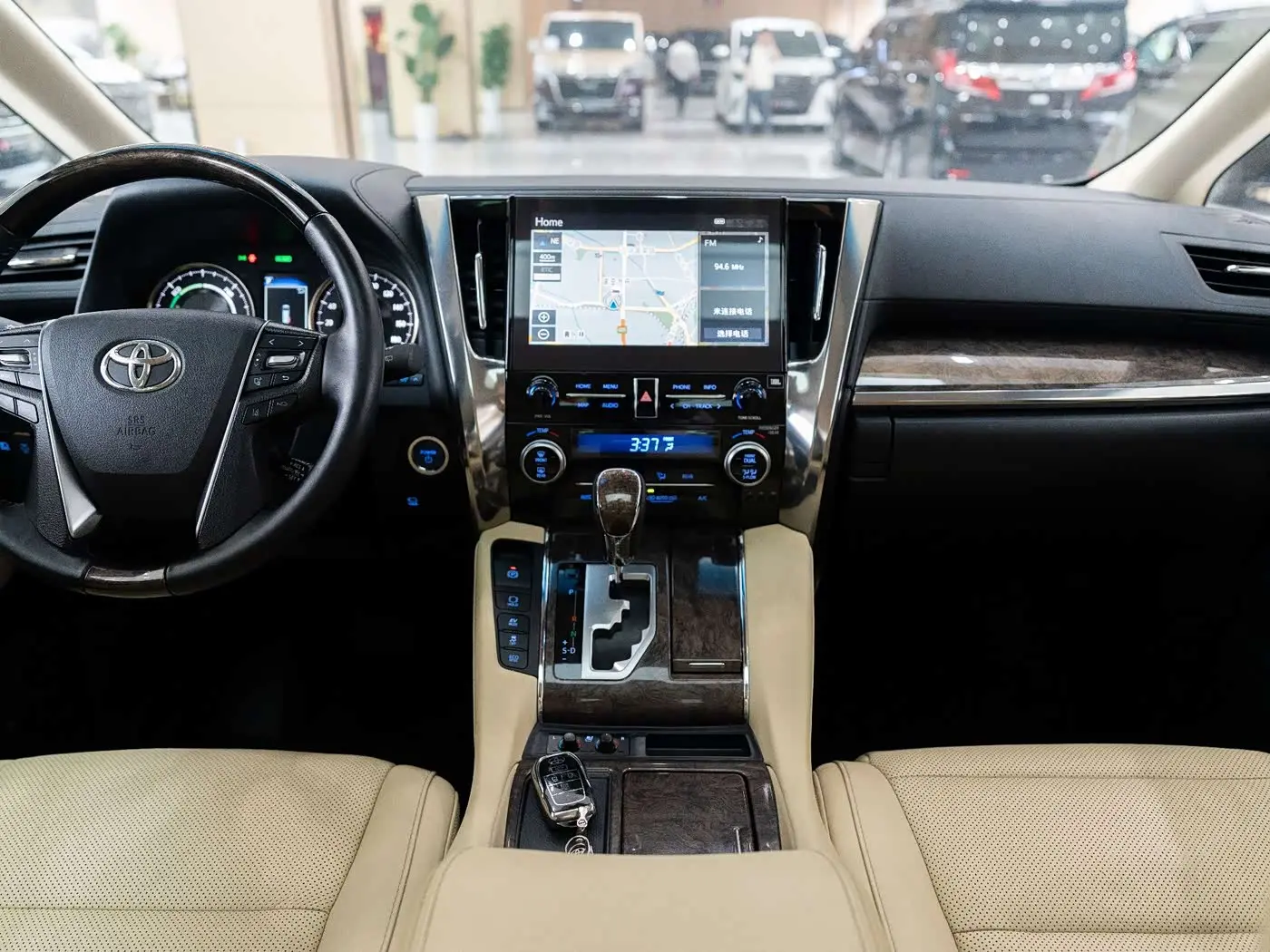 Toyota Alphard 2021 — Фото 10/13