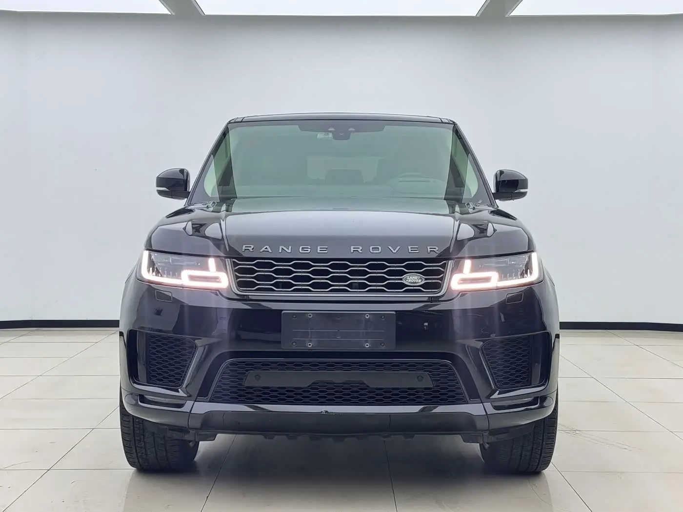 Land Rover Range Rover Sport 2019 — Photo 2/13